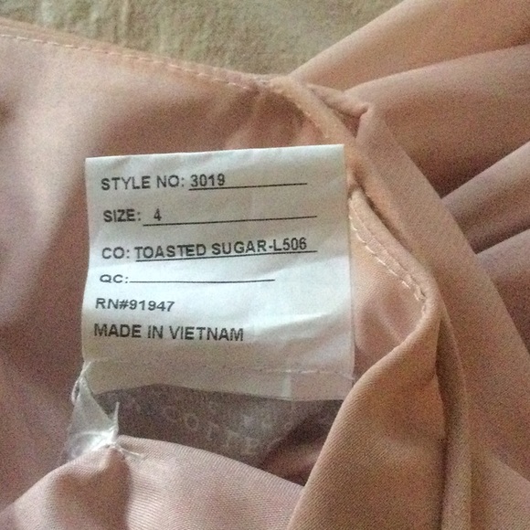 Beautiful peach color gown - Picture 3 of 3